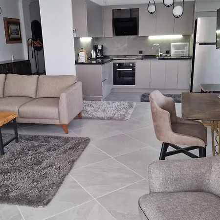 Luxury With Panorama Seaview In 120 M2 In Old Town Of Appartamento